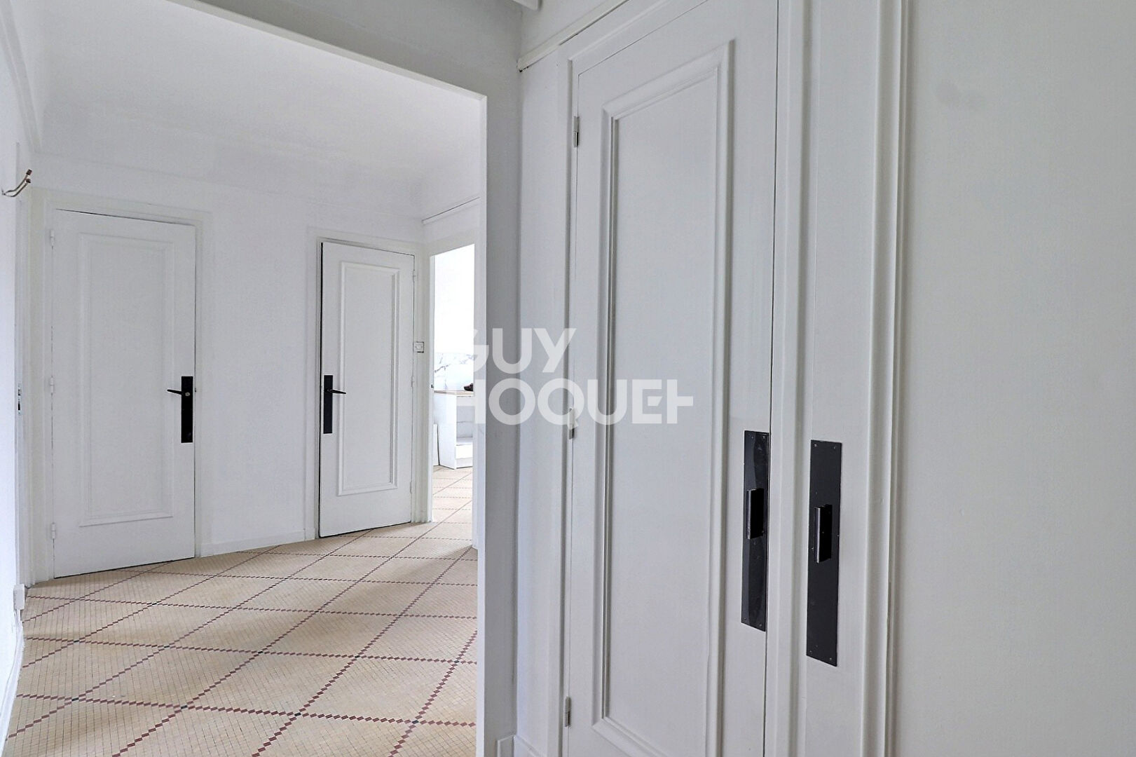 T3 traversant vue dégagée - Quartier Saint Louis