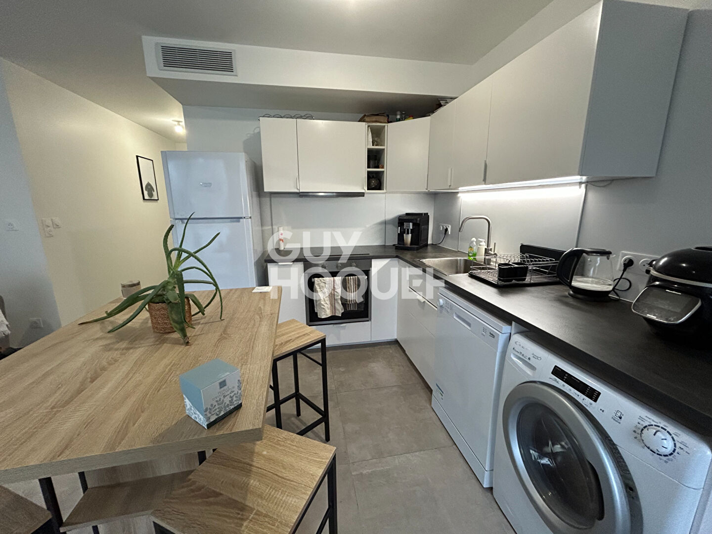 Appartement T2 de 49 m2 - Charbonnieres Les Bains