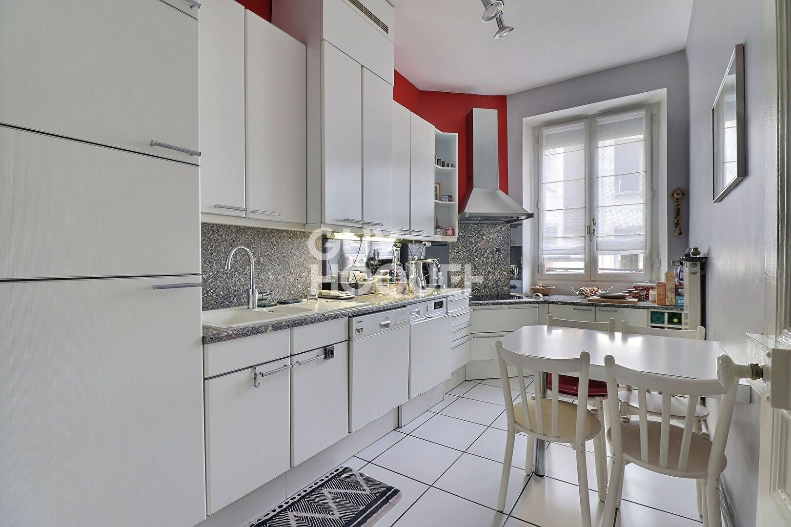 Beau T4 avec cachet de l'ancien - Place Jean Macé