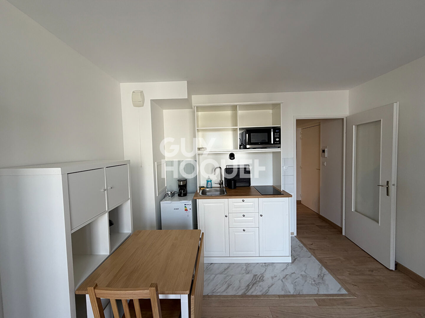 T1 meublé de 22.35m²  dans le 8éme arrondissement