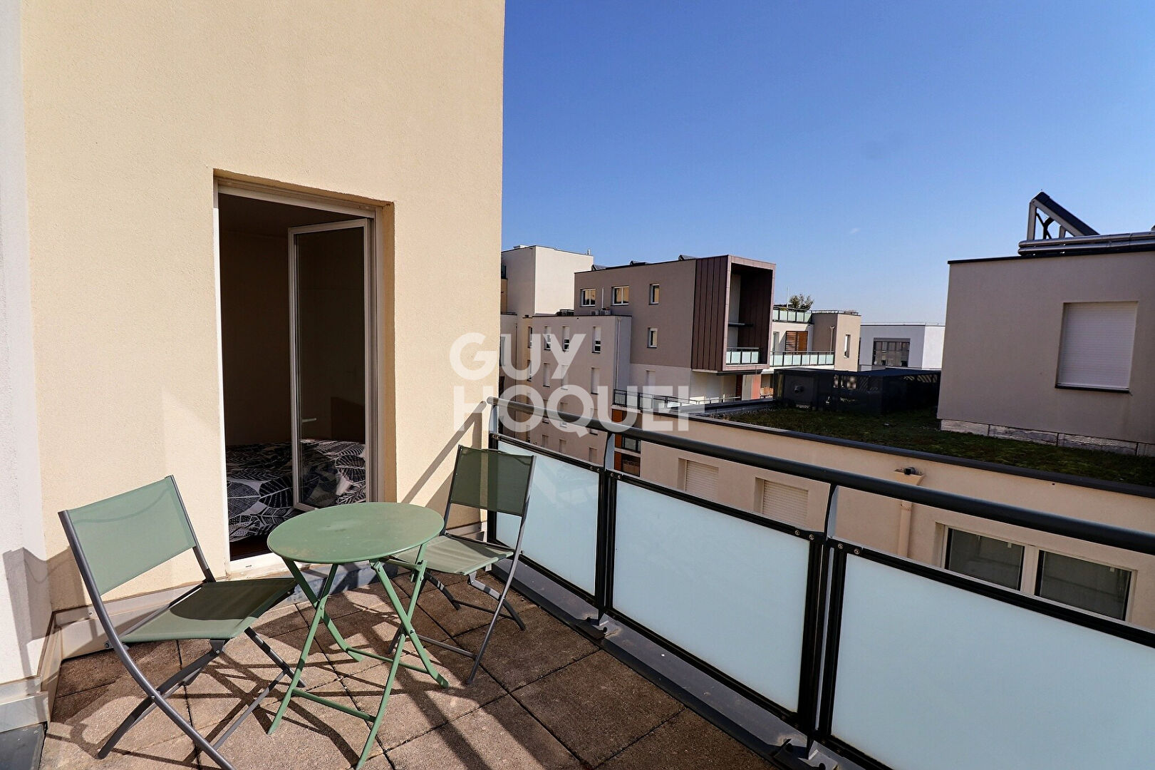 T2 dernier étage avec garage secteur Jean Macé