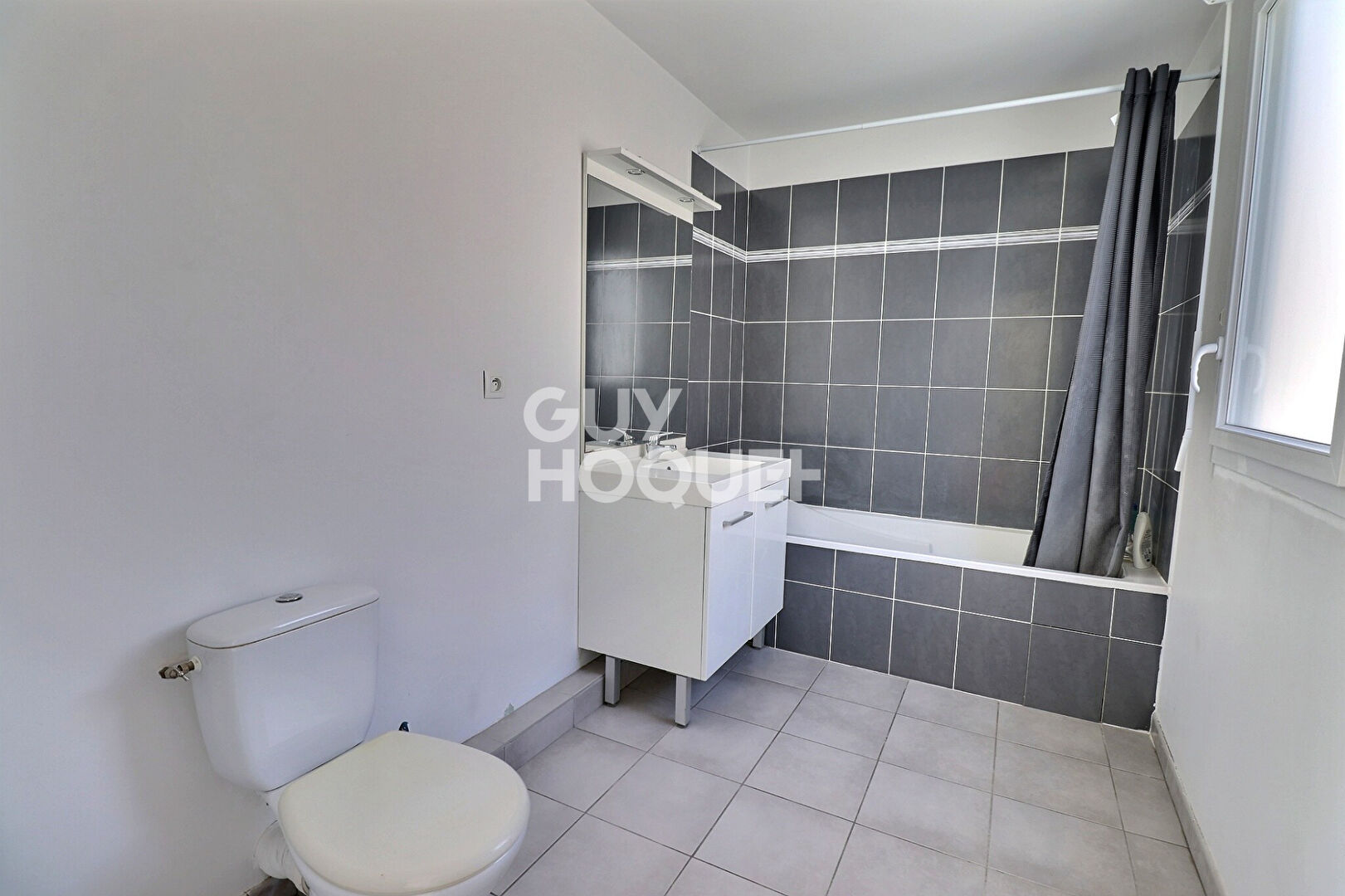 T2 dernier étage avec garage secteur Jean Macé