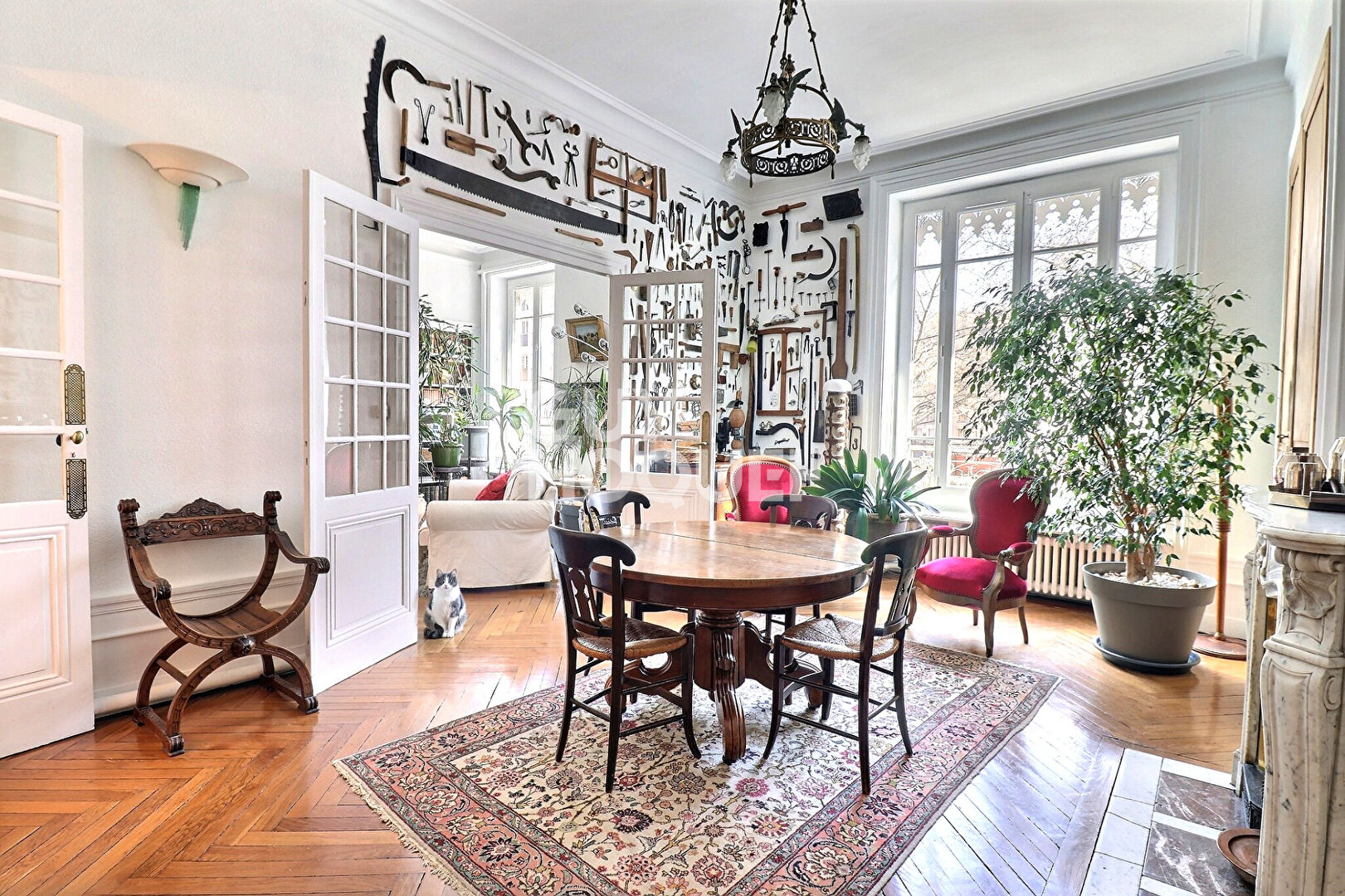 Appartement familial de caractère de 170m² - Volumes d'exception - Saxe Gambetta