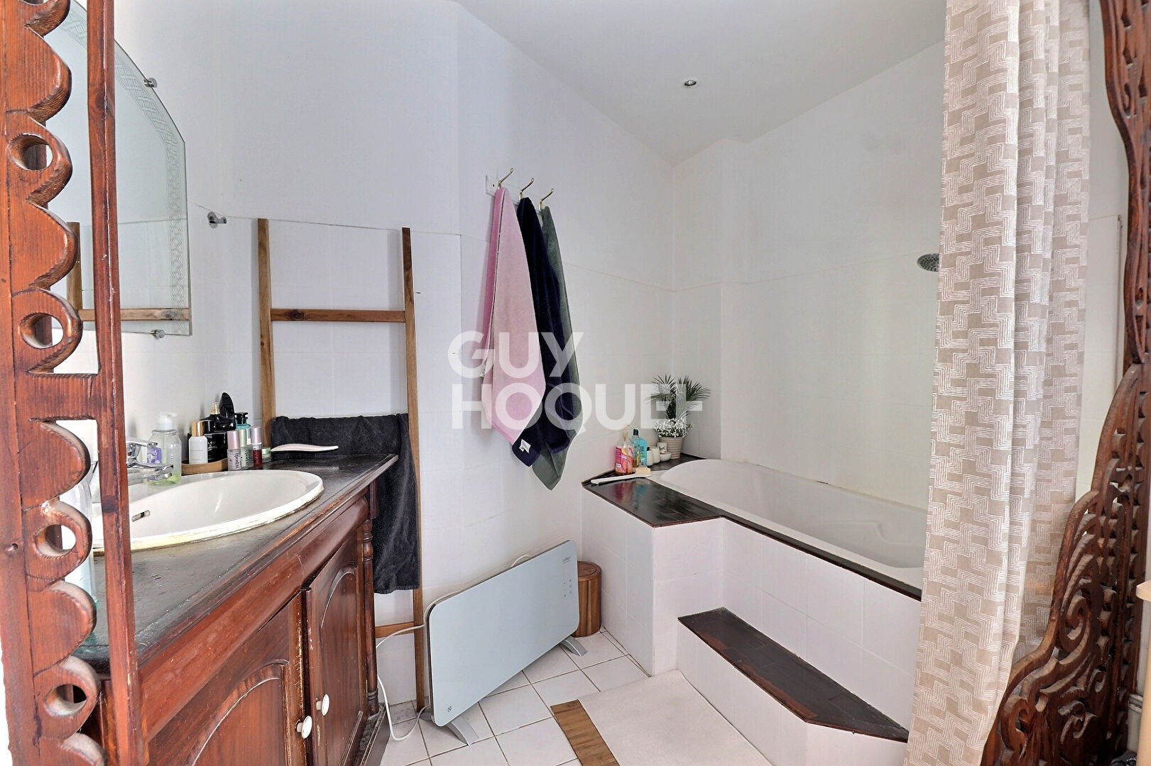 Grand T2 traversant cachet de l'ancien - Saxe Gambetta