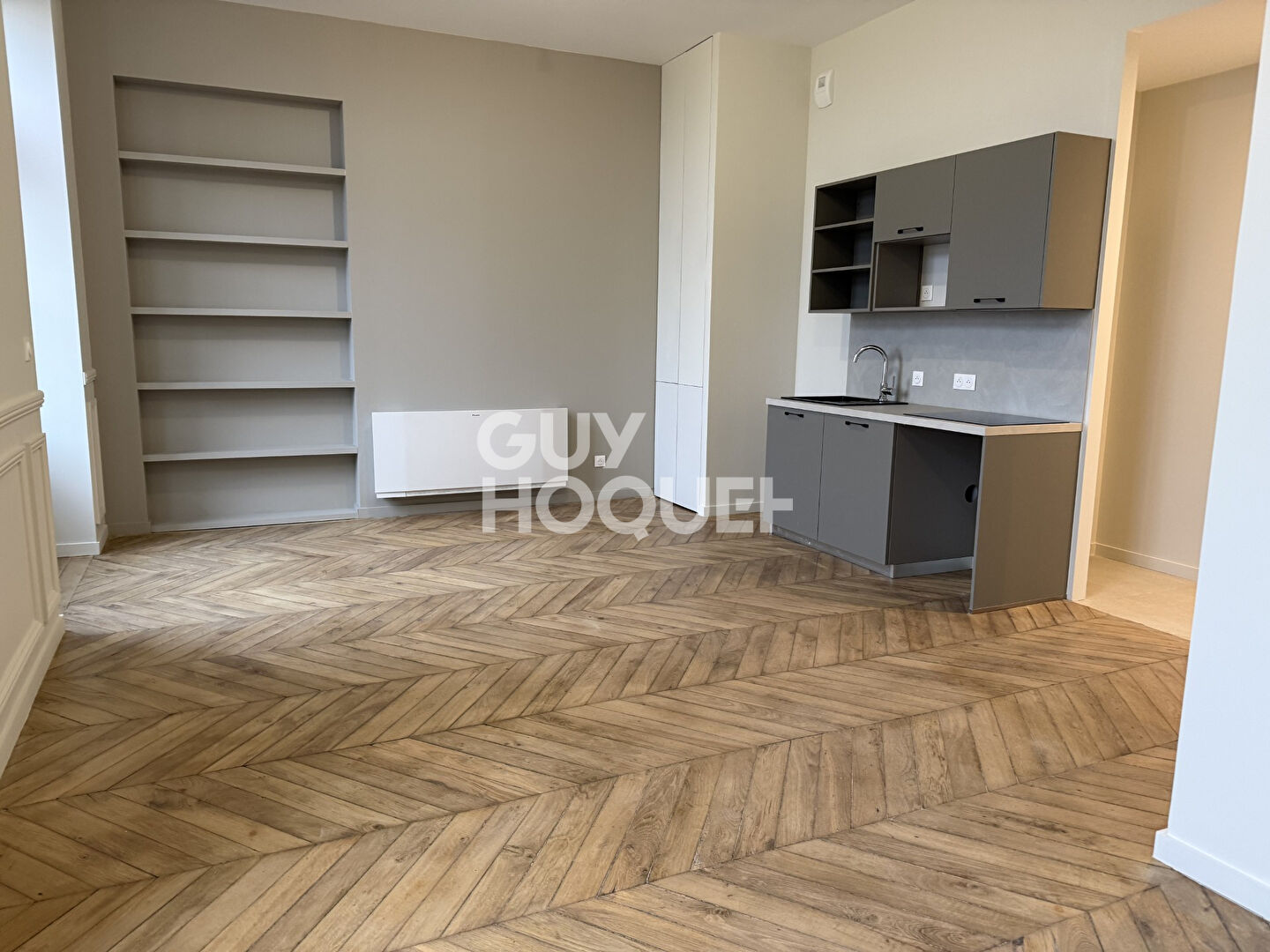 T3 Entièrement rénové de 62m² avec 70m² de terrasse / Charbonnières les Bains