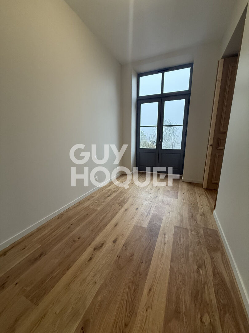 T3 Entièrement rénové de 62m² avec 70m² de terrasse / Charbonnières les Bains