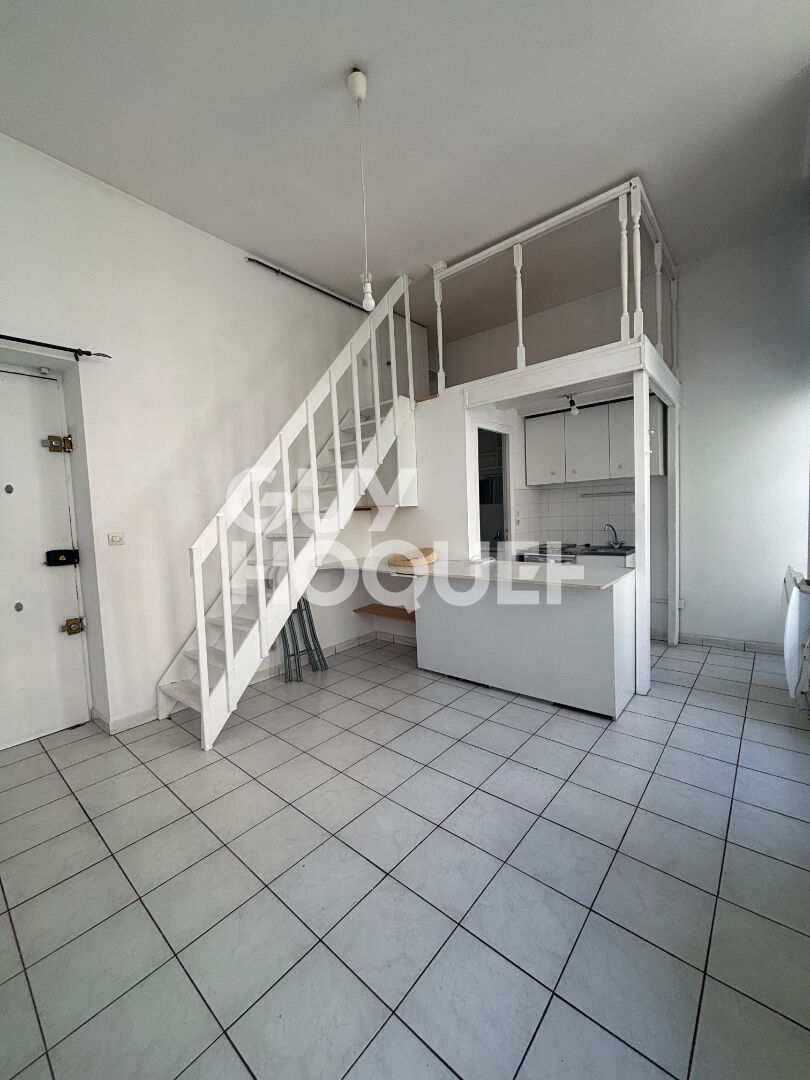 Studio non meublé avec mezzanine