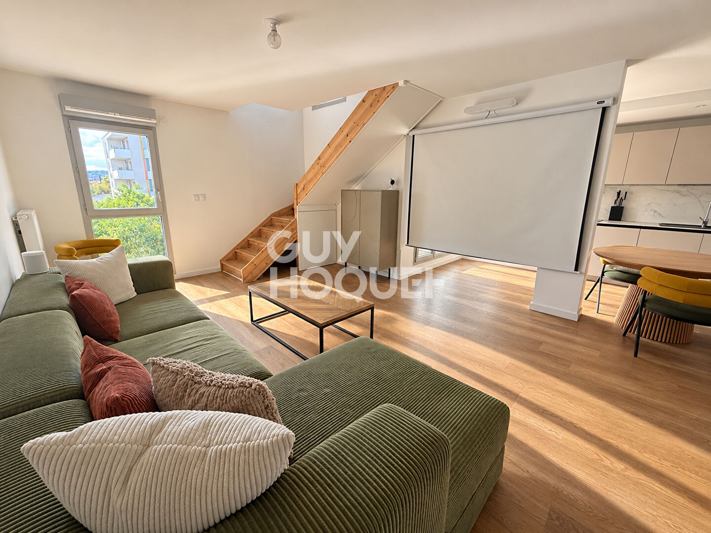 T3 duplex avec balcon et garage - Meublé