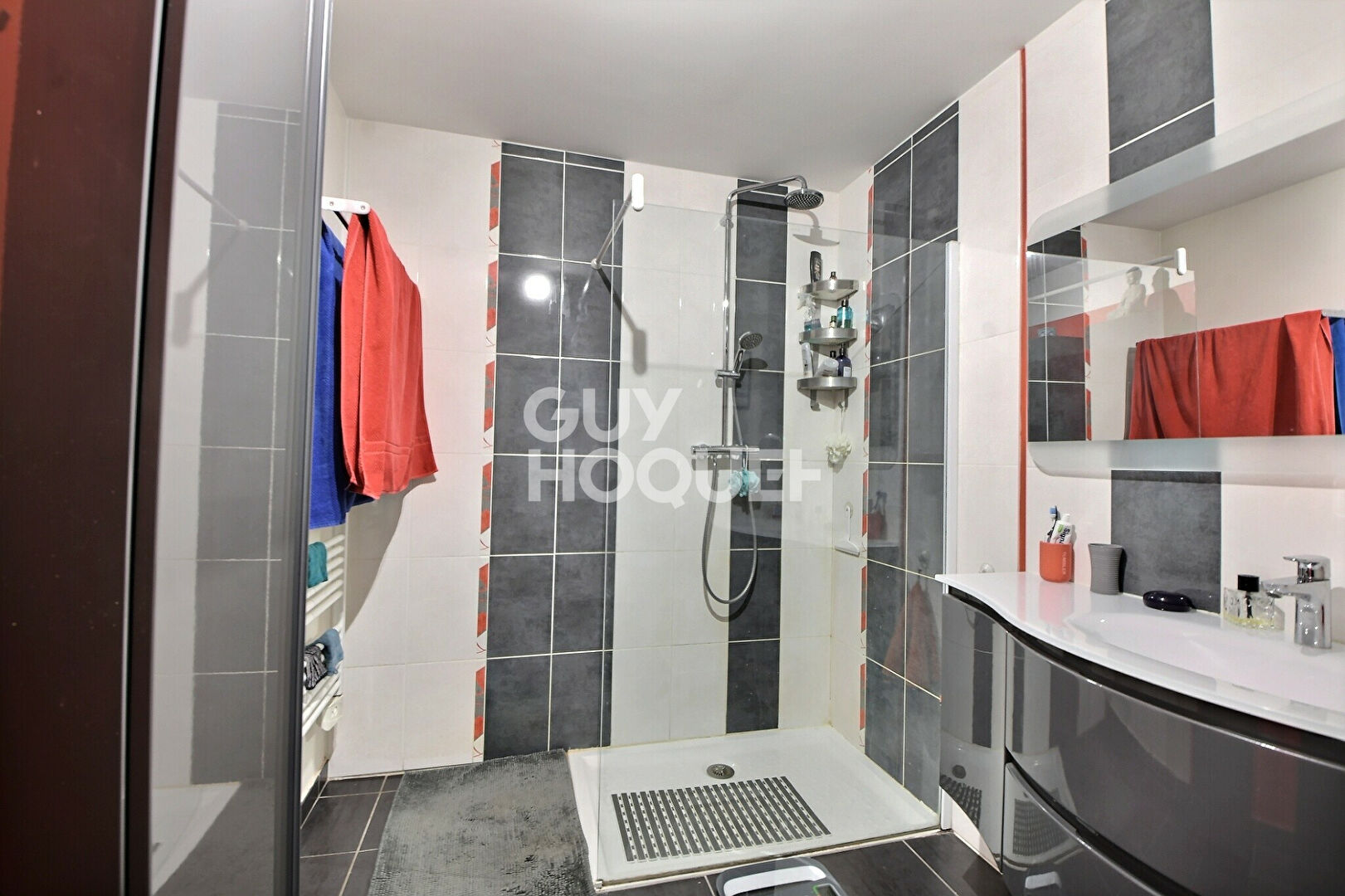 À VENDRE, DERNIER ETAGE, Appartement lumineux de 104 m² avec double balcon et vue dégagée, Dernier étage, Lyon 8ème (69008)