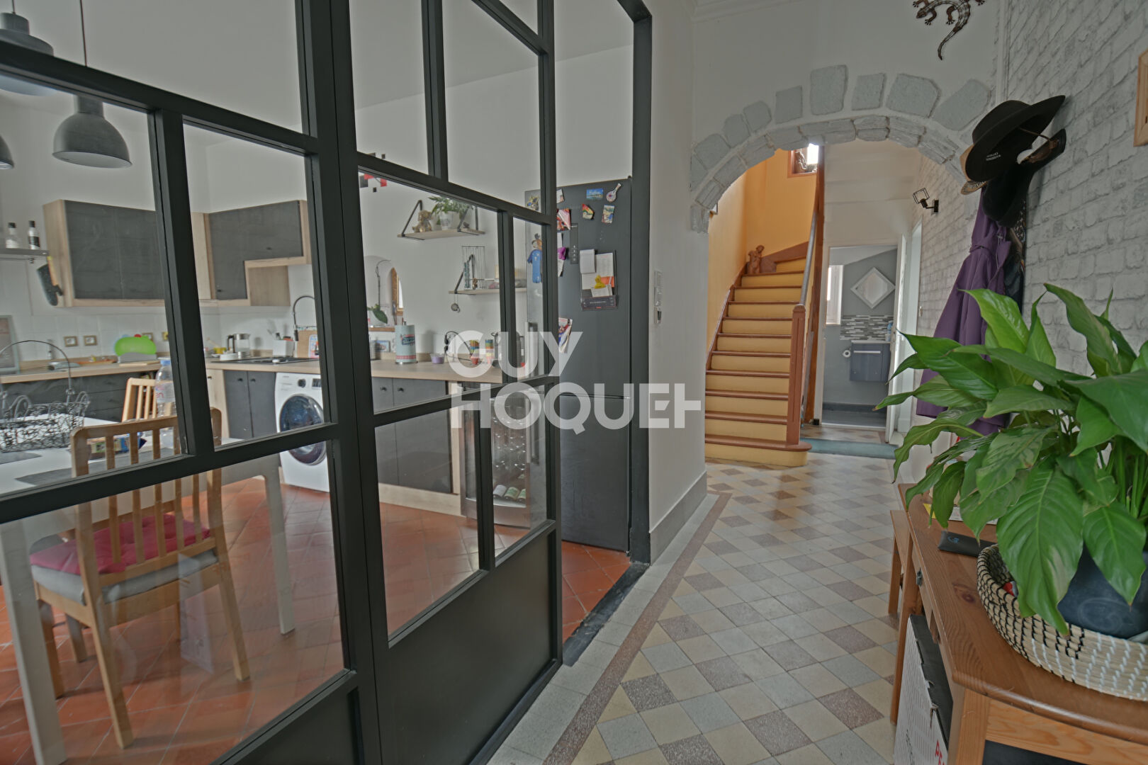 (visite virtuelle) A vendre, maison de type T3 de 85 m² avec terrasse et garage, secteur Monplaisir dans le 8ème arrondissement de Lyon (69008)