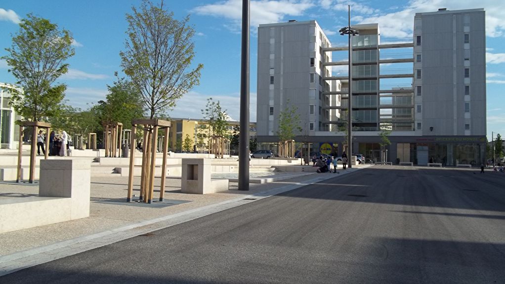 Lyon 9 - QUARTIER RENOVE- La Duchère