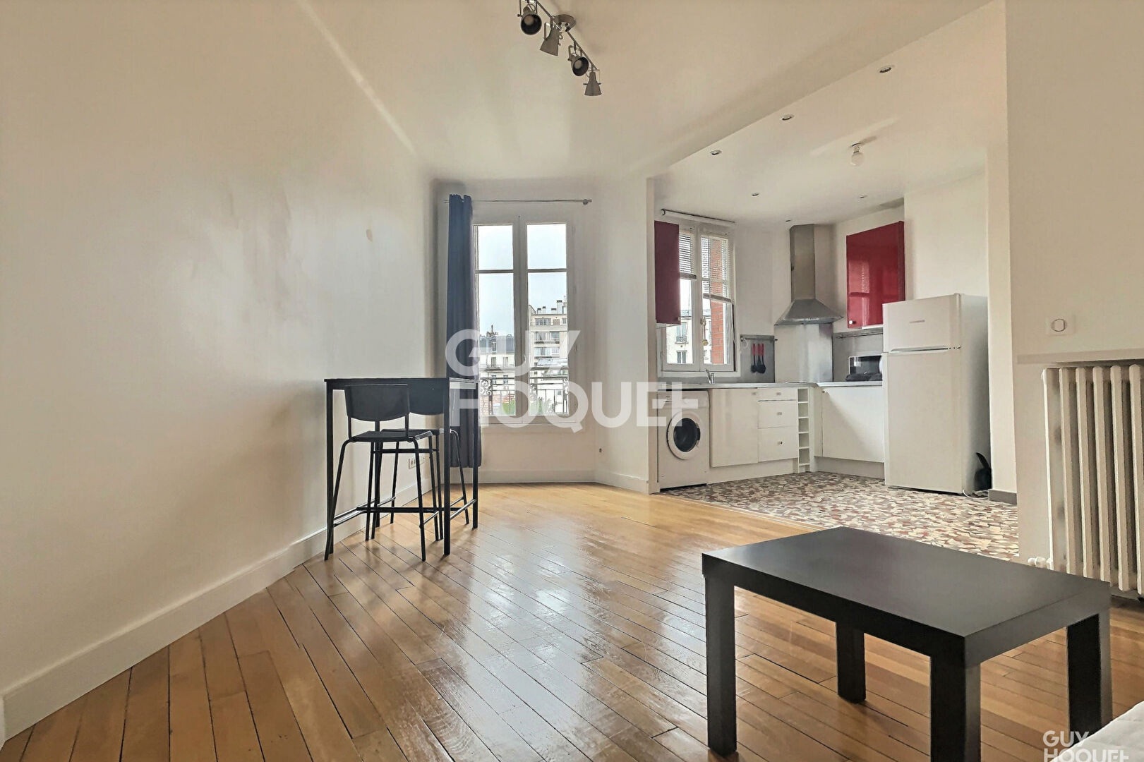 GRAND STUDIO  MEUBLE- PROCHE METRO SAINT MANDE