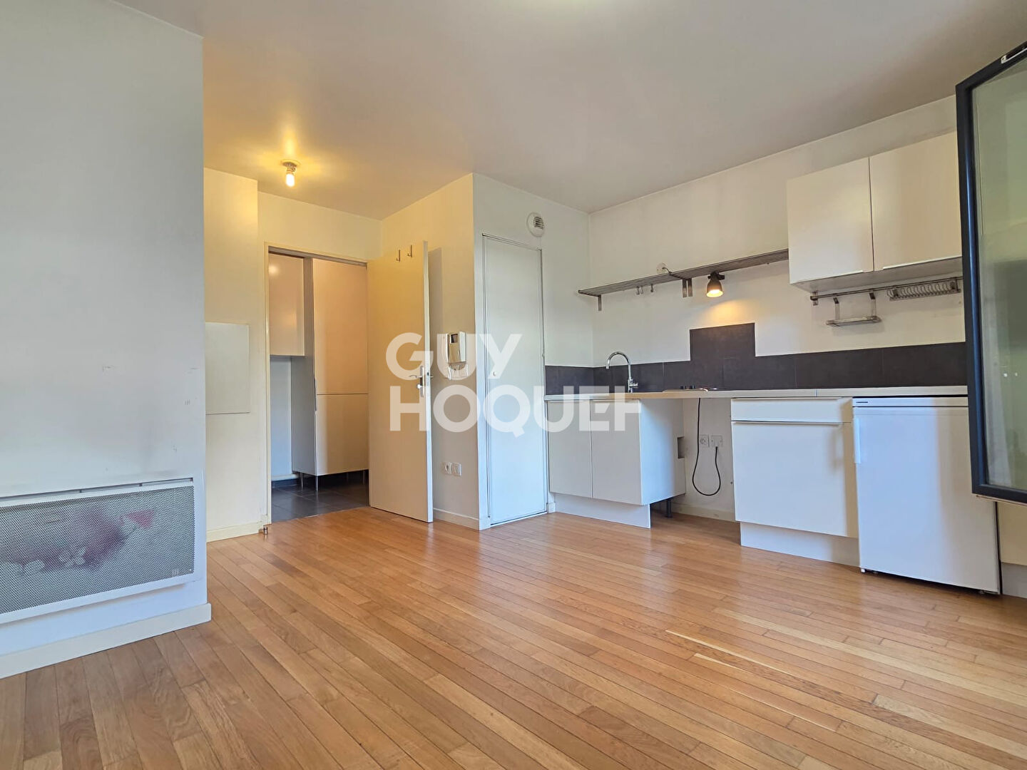 STUDIO - PROCHE METRO RÉSIDENCE RECENTE