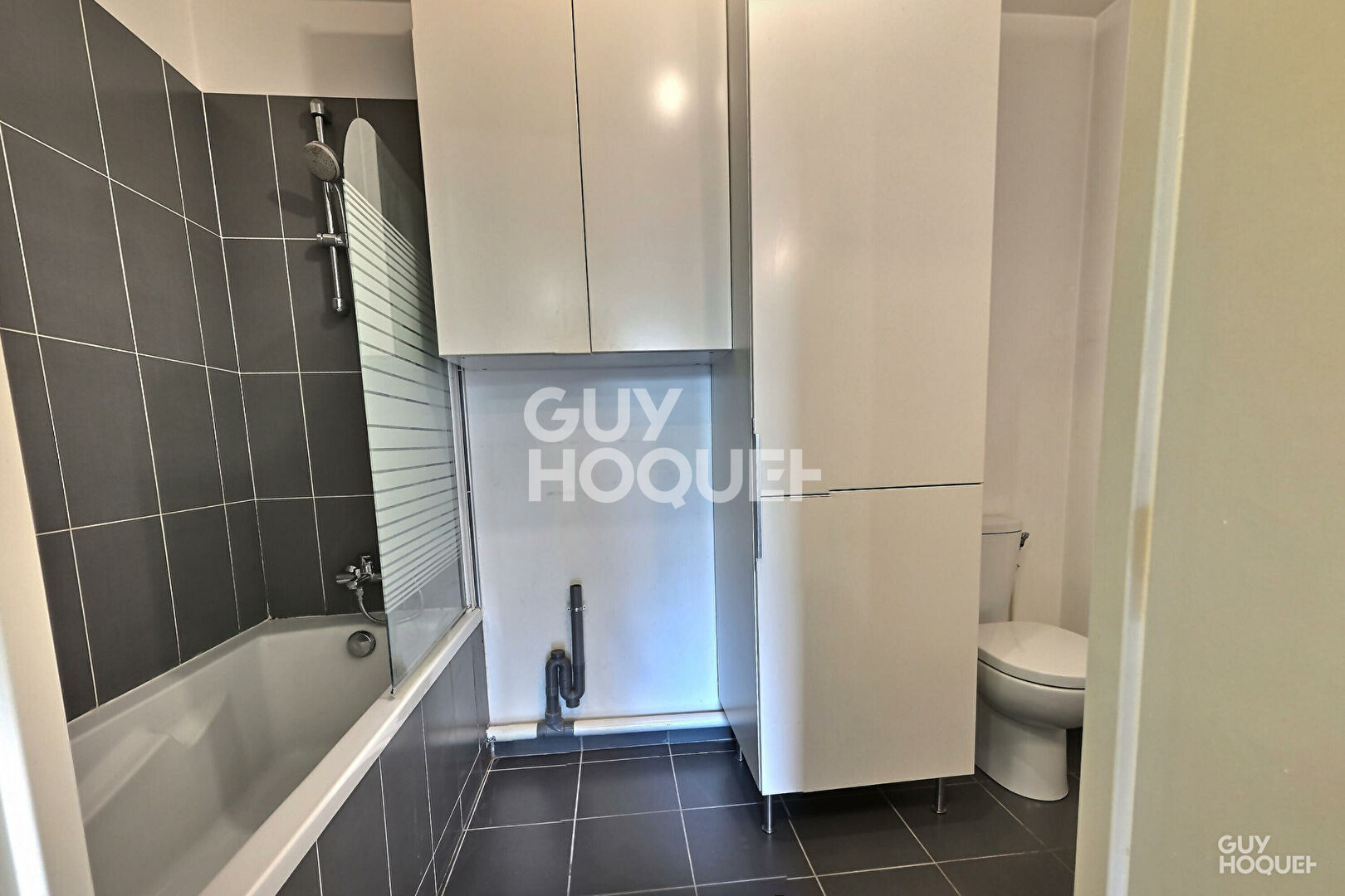 STUDIO - PROCHE METRO RÉSIDENCE RECENTE