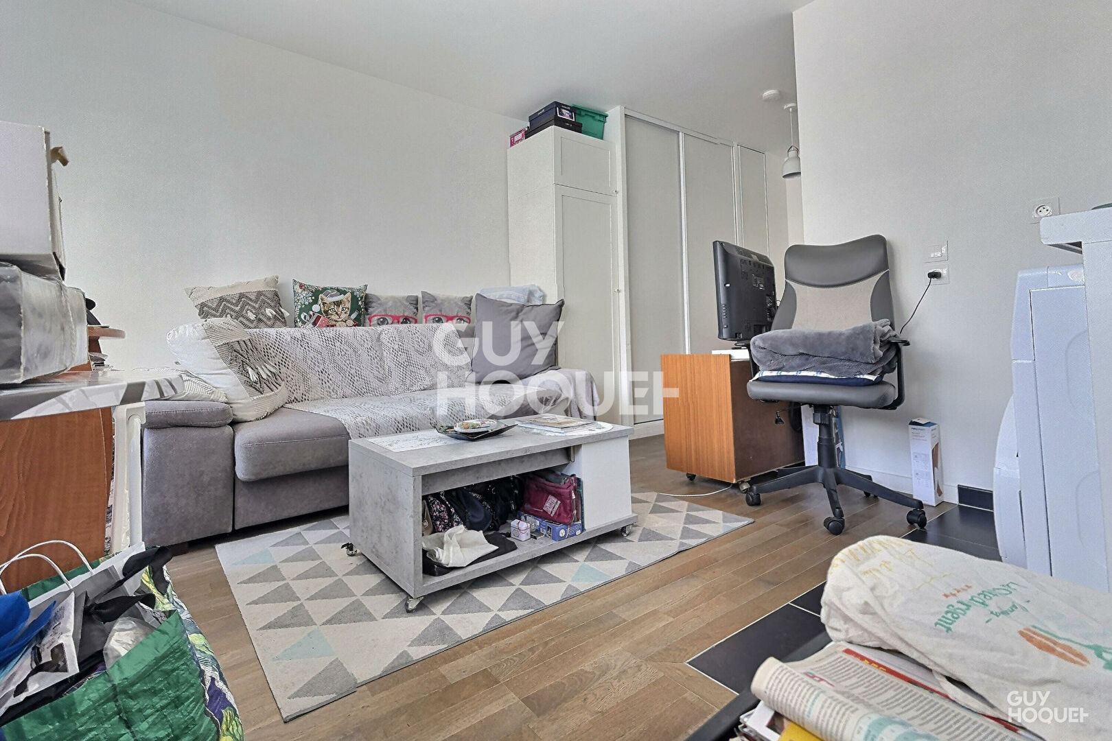 STUDIO - PROCHE METRO RÉSIDENCE RECENTE