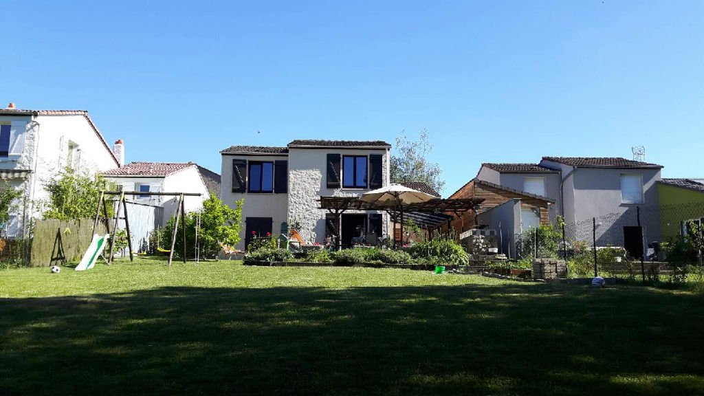 À vendre, maison d'environ 115 m², 5 pièces à OGY MONTOY FLANVILLE (57645).