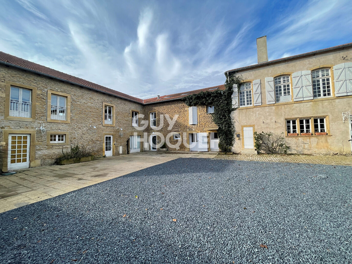 Appartement 4 pièce(s) DUPLEX de 90 m² avec place de parking -  A31 / A4