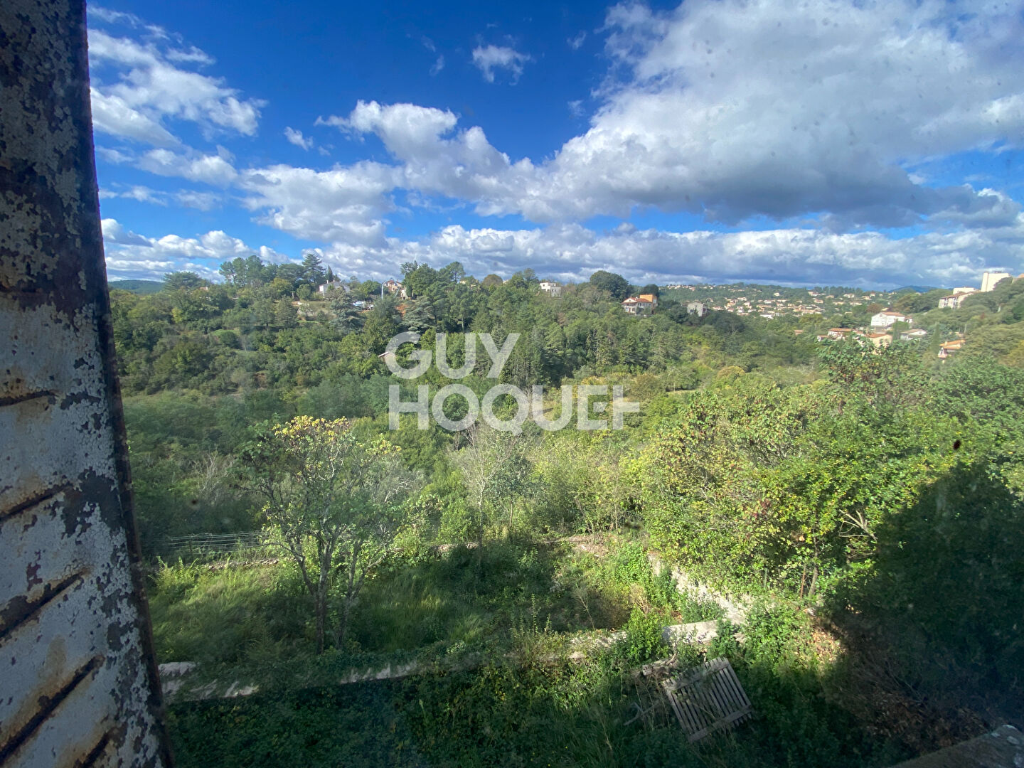 Magnifique maison, idéalement situé, avec beau potentiel