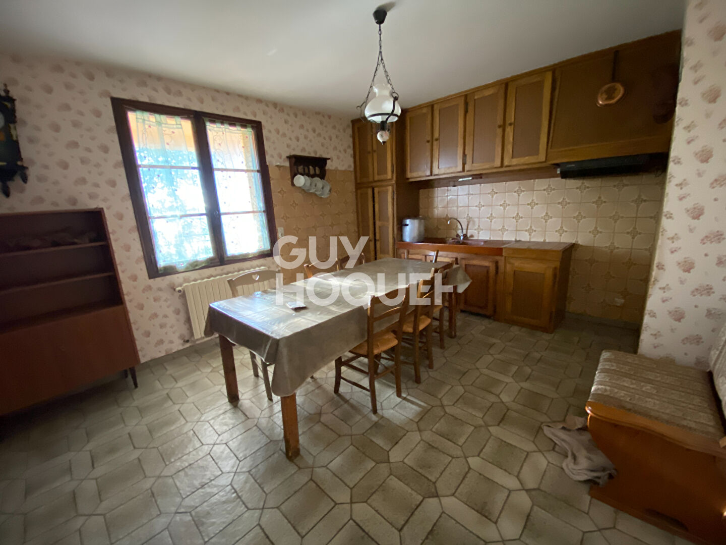 Maison de 220 m2 avec 2 parcelles de terrain constructible sur Saint Etienne De Fontbellon