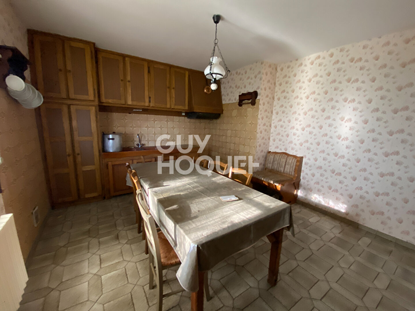 Maison de 220 m2 avec 2 parcelles de terrain constructible sur Saint Etienne De Fontbellon