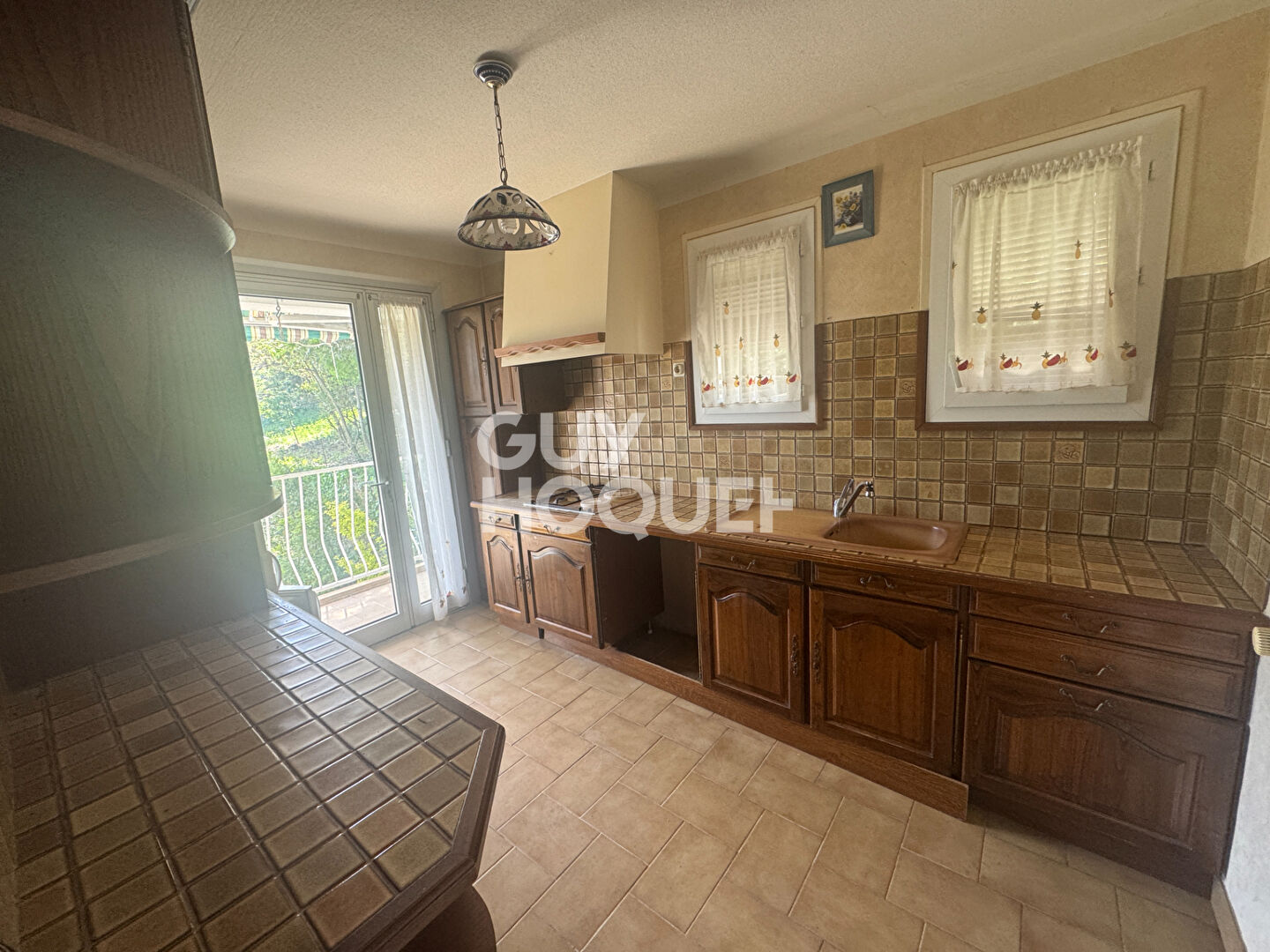 AUBENAS - Vue Dégagée avec Terrain constructible.