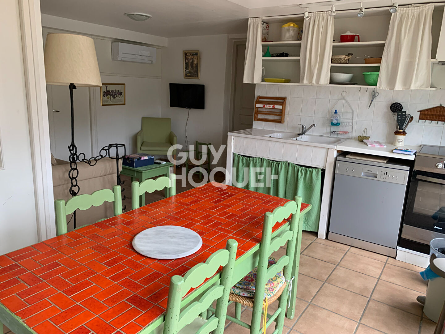 Charmant Appartement Meublé de Plain-Pied avec Terrasse