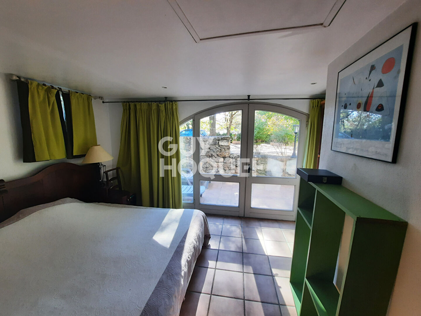 Charmant Appartement Meublé de Plain-Pied avec Terrasse