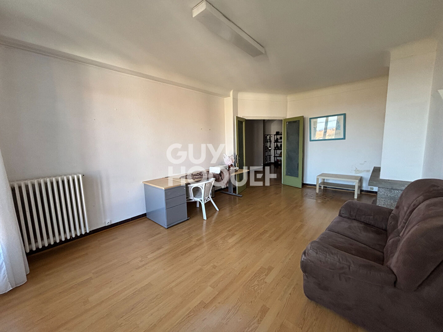 Immeuble de rapport 260 m²  4 lots Centre-ville d'Aubenas  2 000 de revenus mensuels