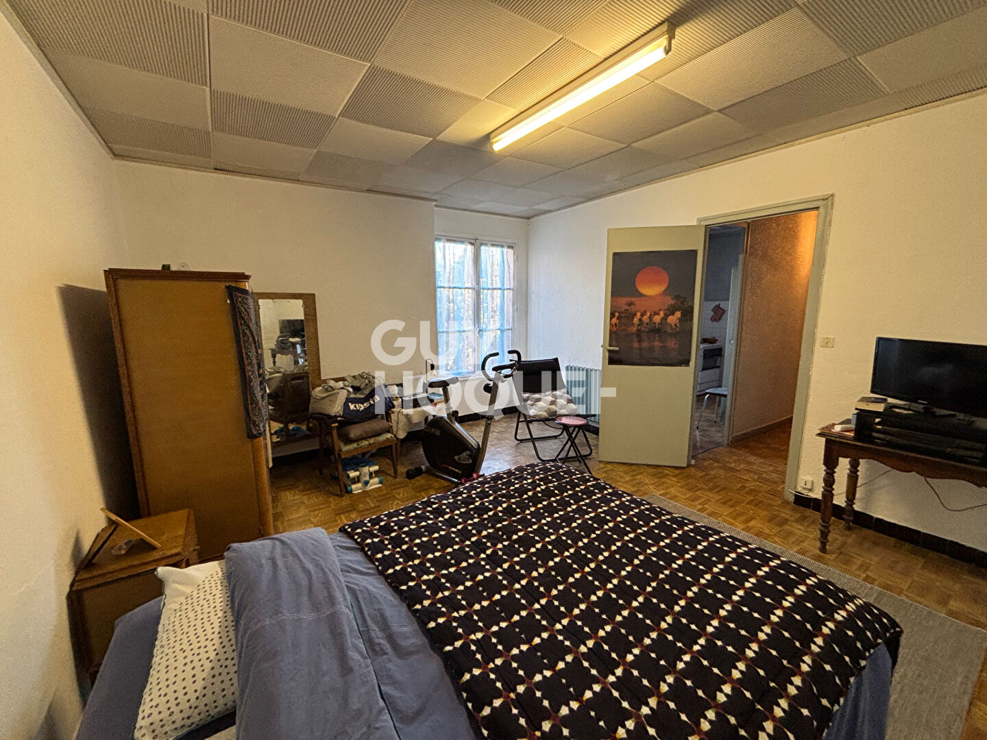 Immeuble de rapport 260 m²  4 lots Centre-ville d'Aubenas  2 000 de revenus mensuels