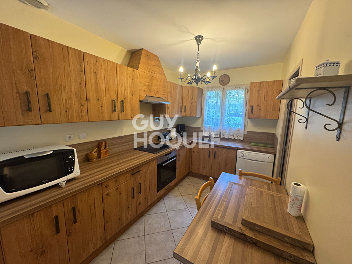 5 Min. à pied des Commerces et du Château de THUEYTS