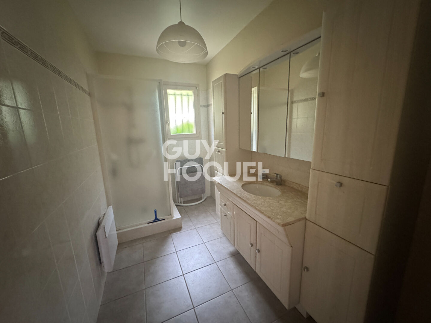 5 Min. à pied des Commerces et du Château de THUEYTS