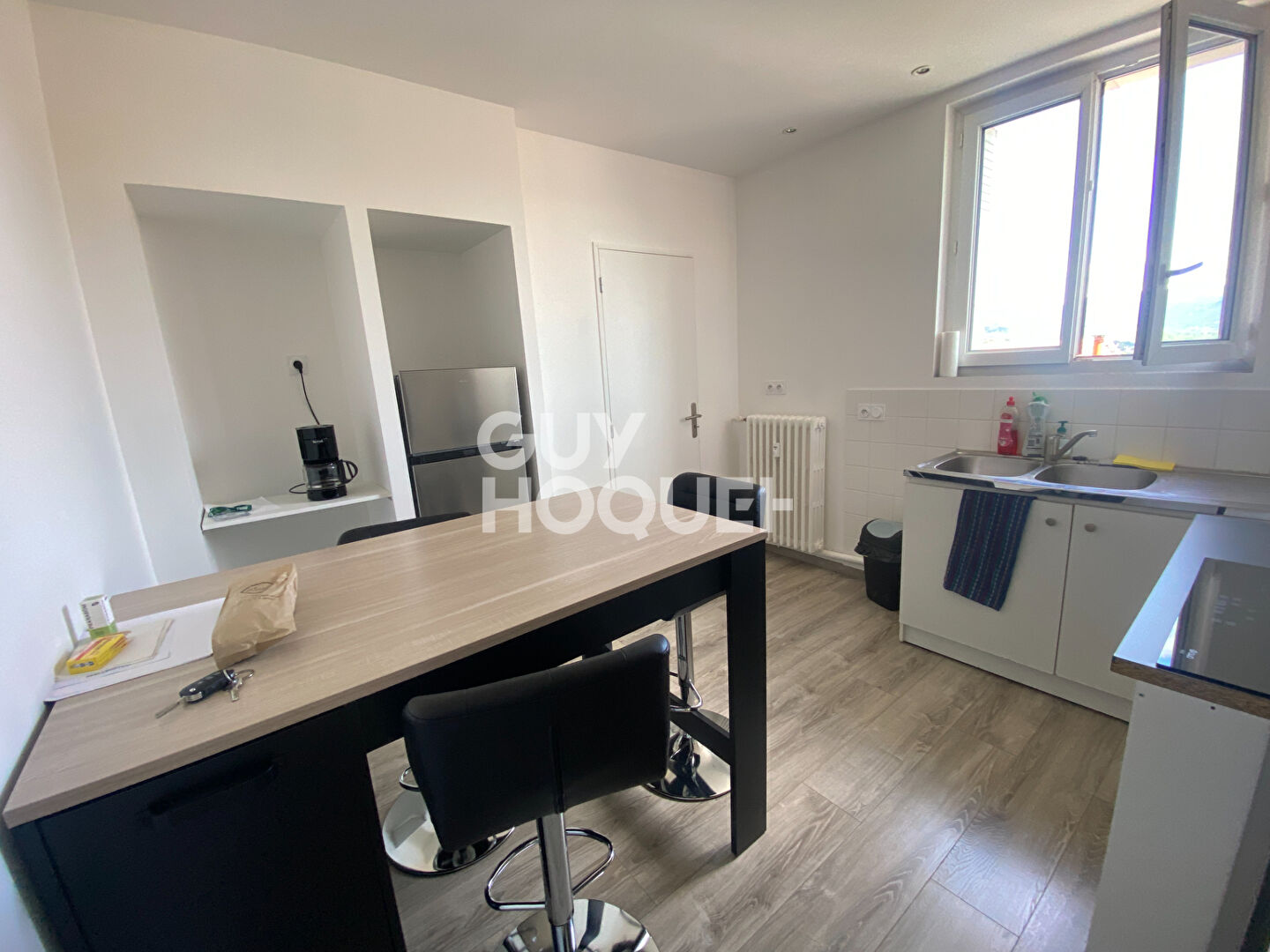 Appartement Aubenas  2 pièces avec loggia !
