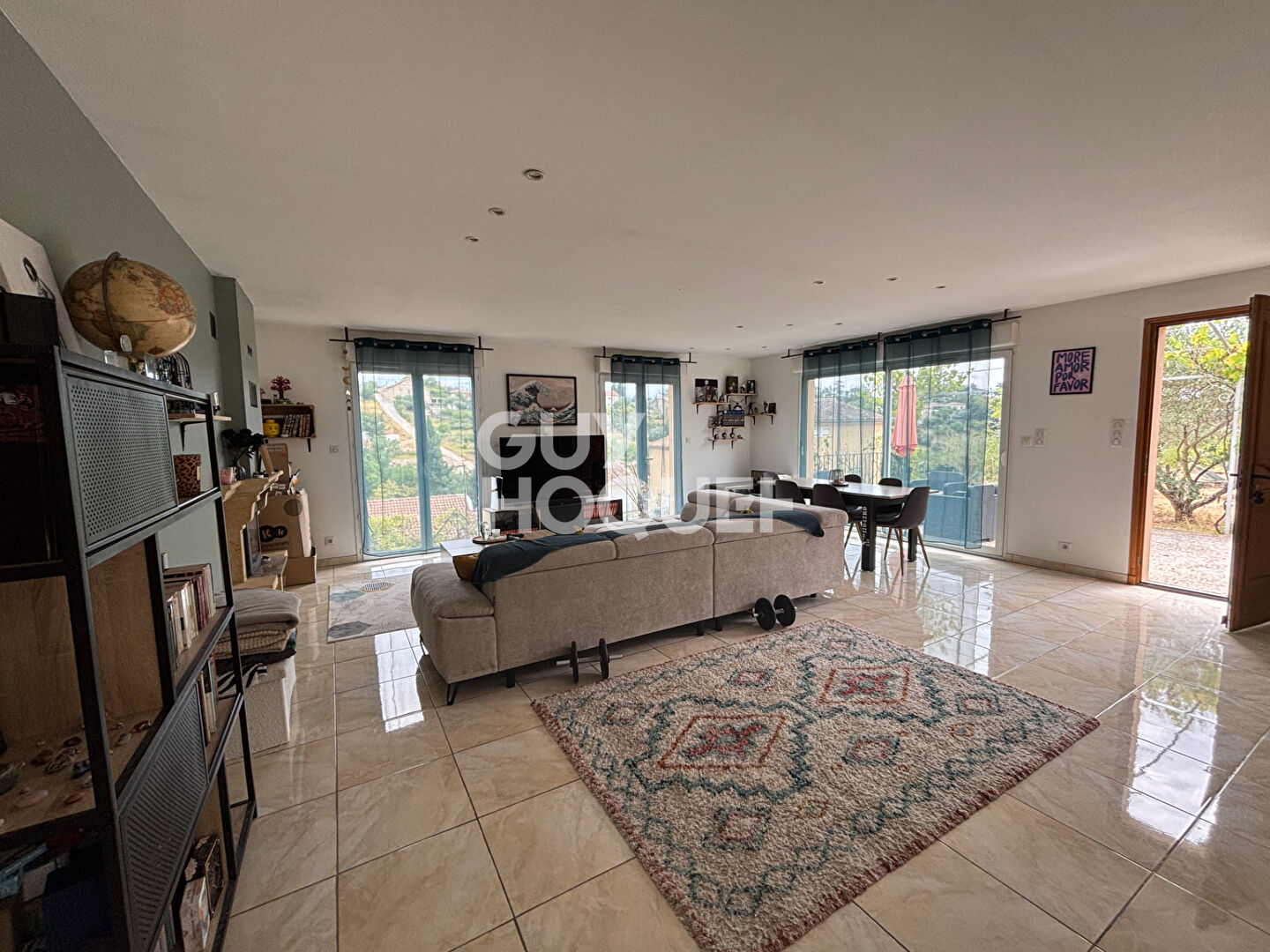 Maison de plain-pied avec dépendance  130 m² habitables sur terrain de 1 416 m²  Aubenas Actuellement louée