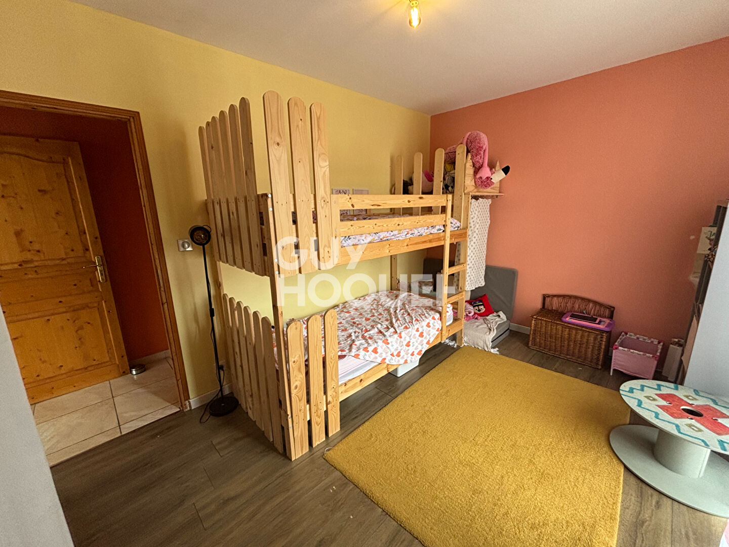 Maison de plain-pied avec dépendance  130 m² habitables sur terrain de 1 416 m²  Aubenas Actuellement louée