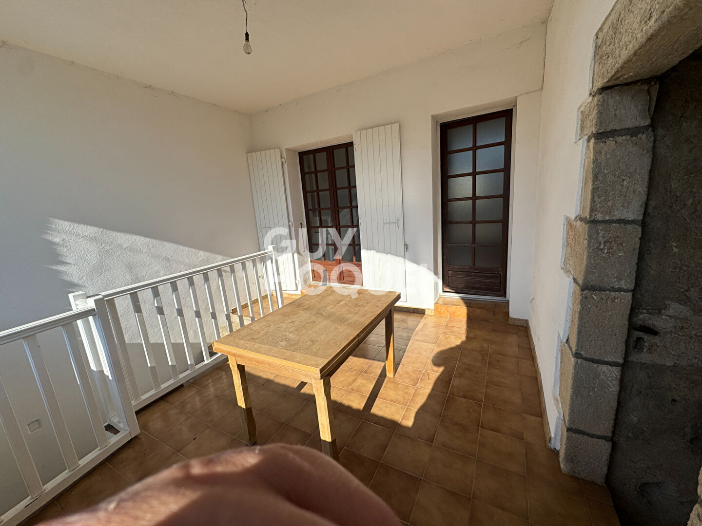 5 Min. AUBENAS. Habitable rapidement et évolutif