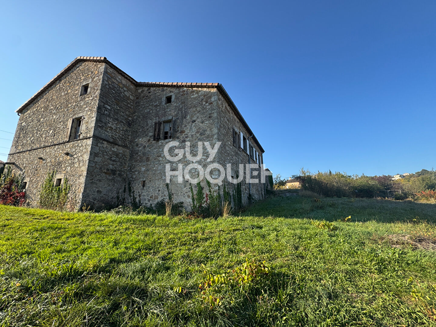 5 Min. AUBENAS. Habitable rapidement et évolutif