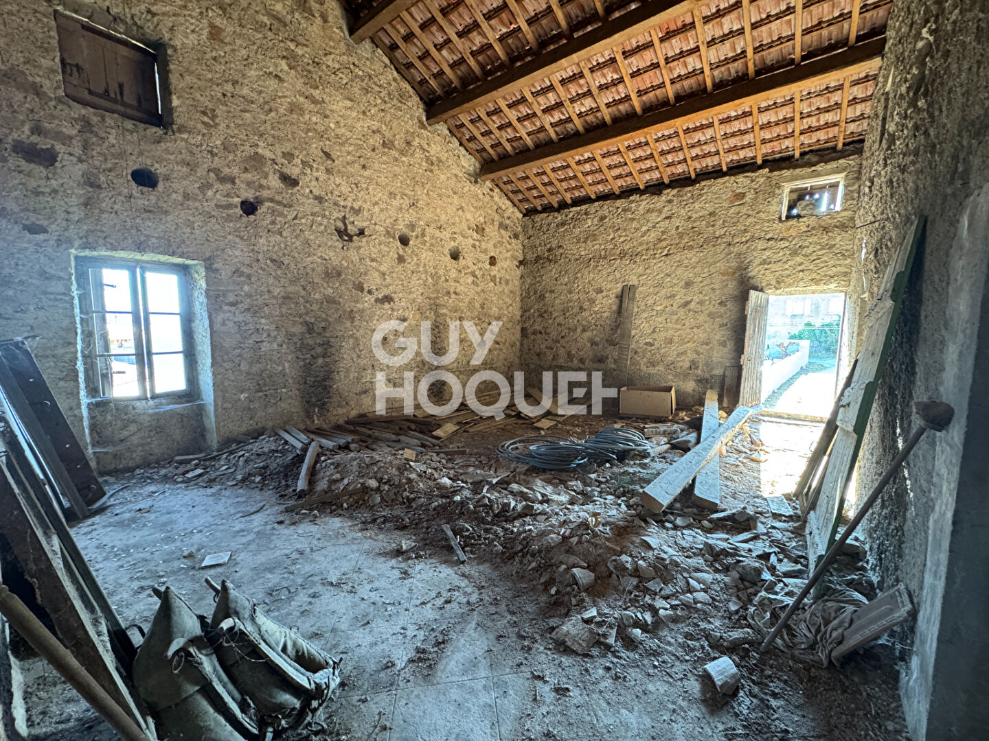 5 Min. AUBENAS. Habitable rapidement et évolutif