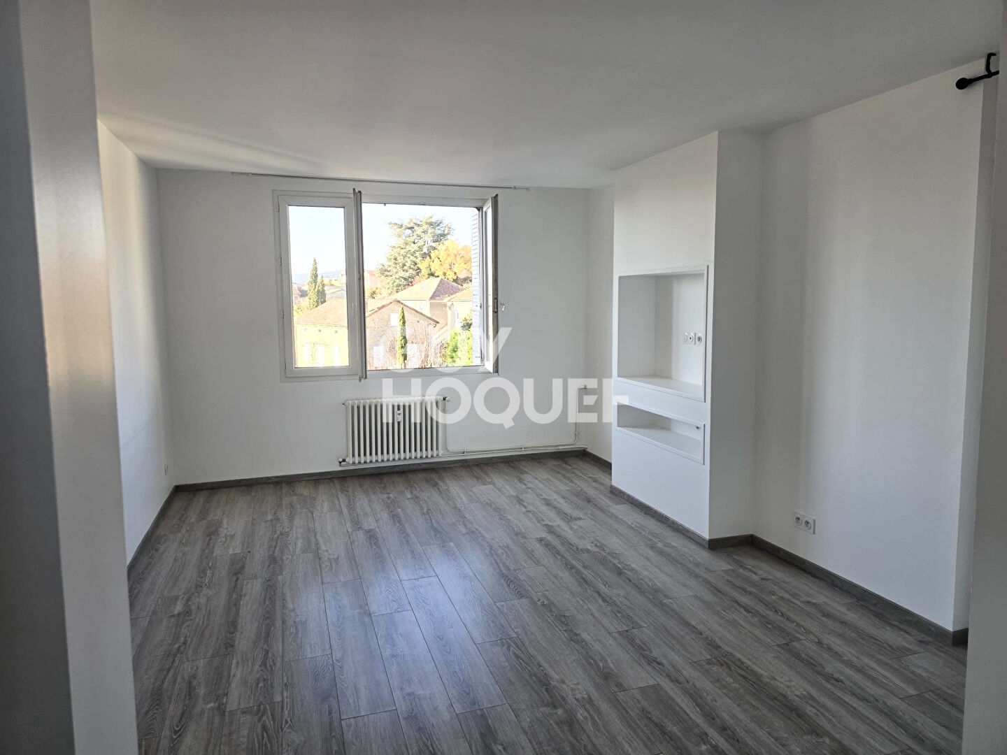 Rare appartement de type 2  avec balcon et place de stationnement