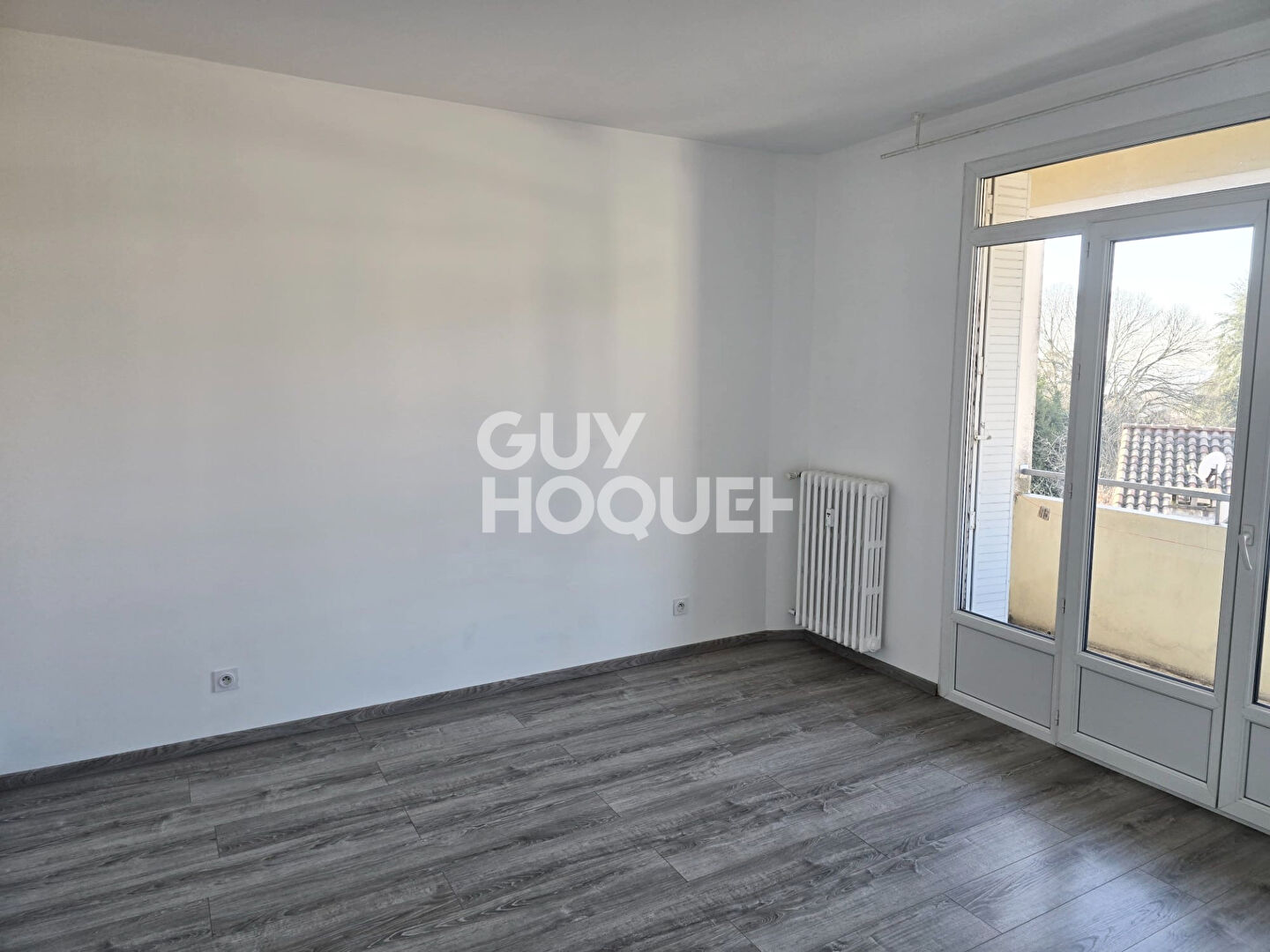 Rare appartement de type 2  avec balcon et place de stationnement