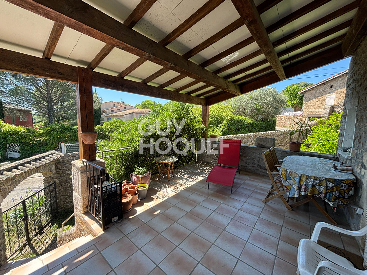 Maison en pierre de 160 m² avec revenu locatif  + terrain constructible