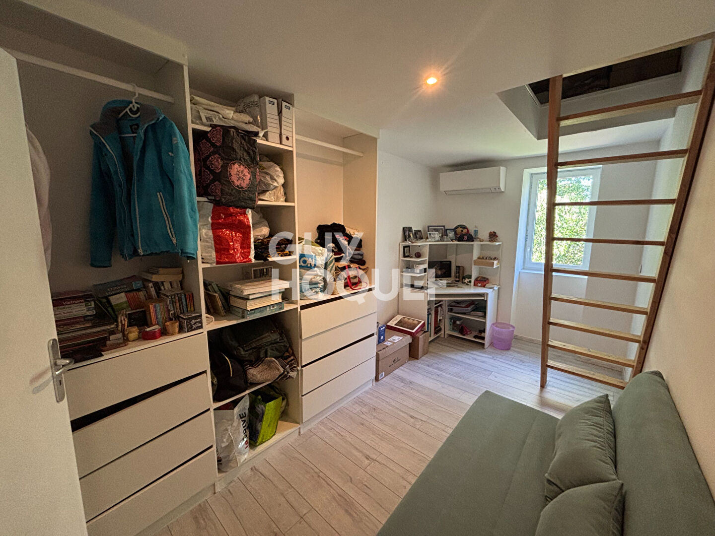 Maison en pierre de 160 m² avec revenu locatif  + terrain constructible