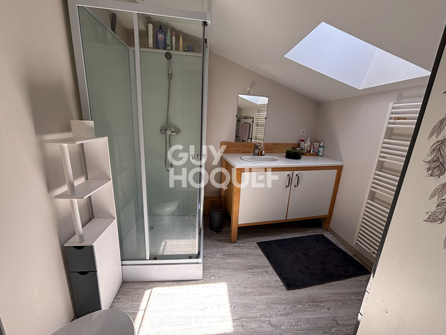 Maison en pierre de 160 m² avec revenu locatif  + terrain constructible