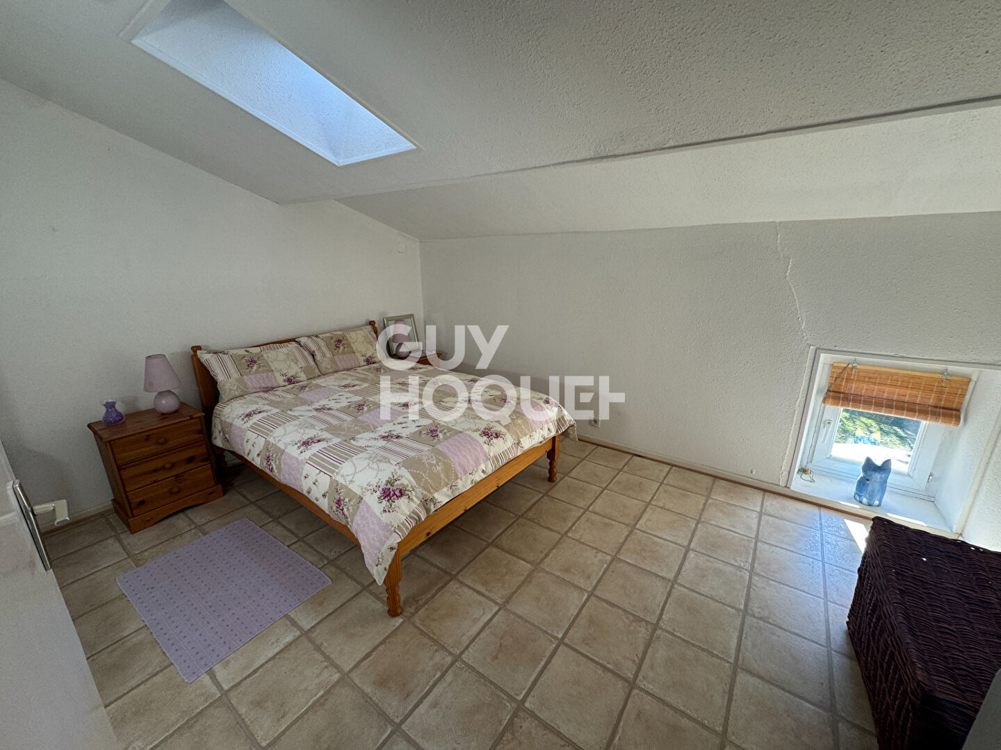 Maison en pierre de 6 pièces principales + studio 45m² indépendant