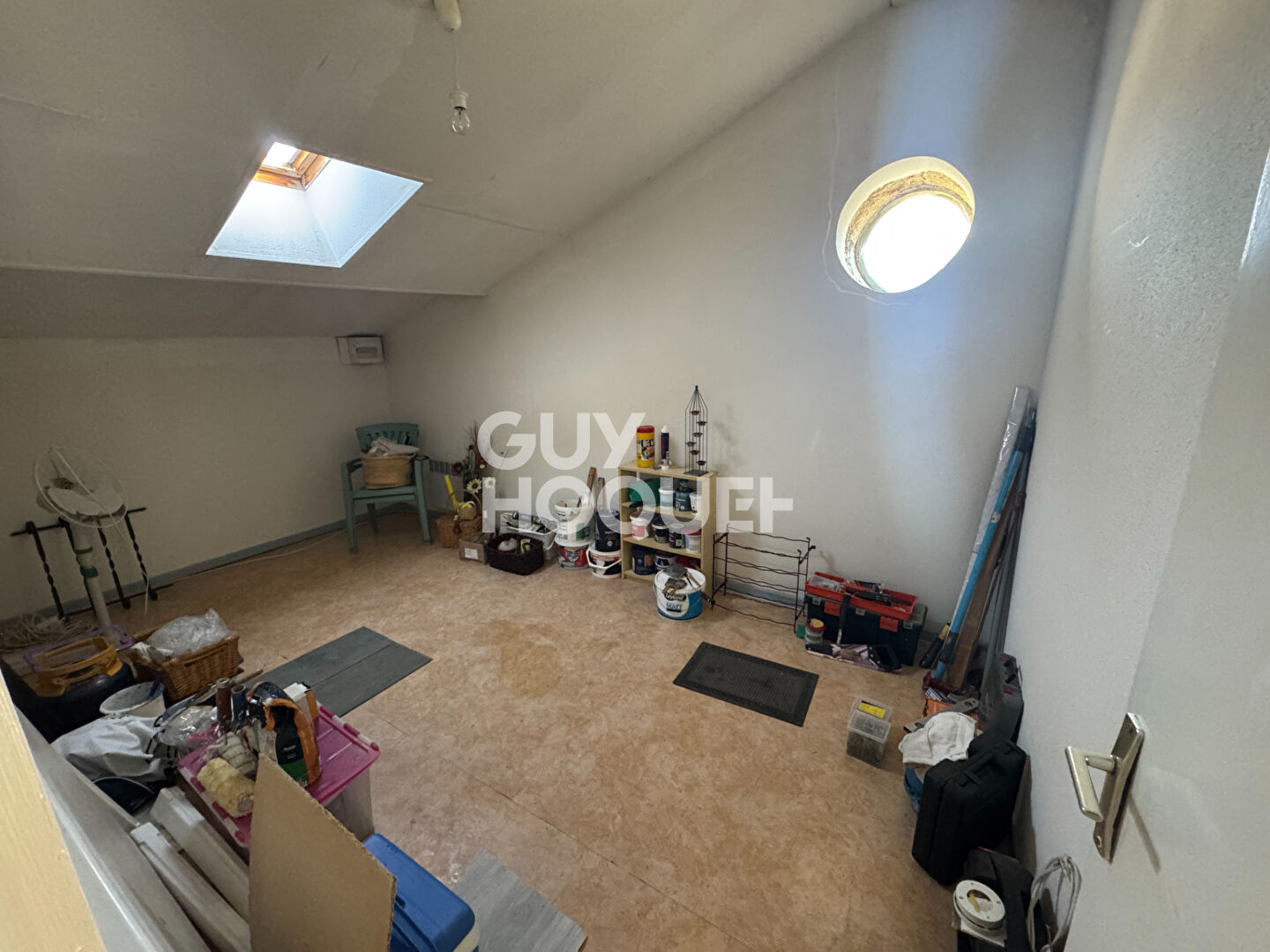 Maison en pierre de 6 pièces principales + studio 45m² indépendant