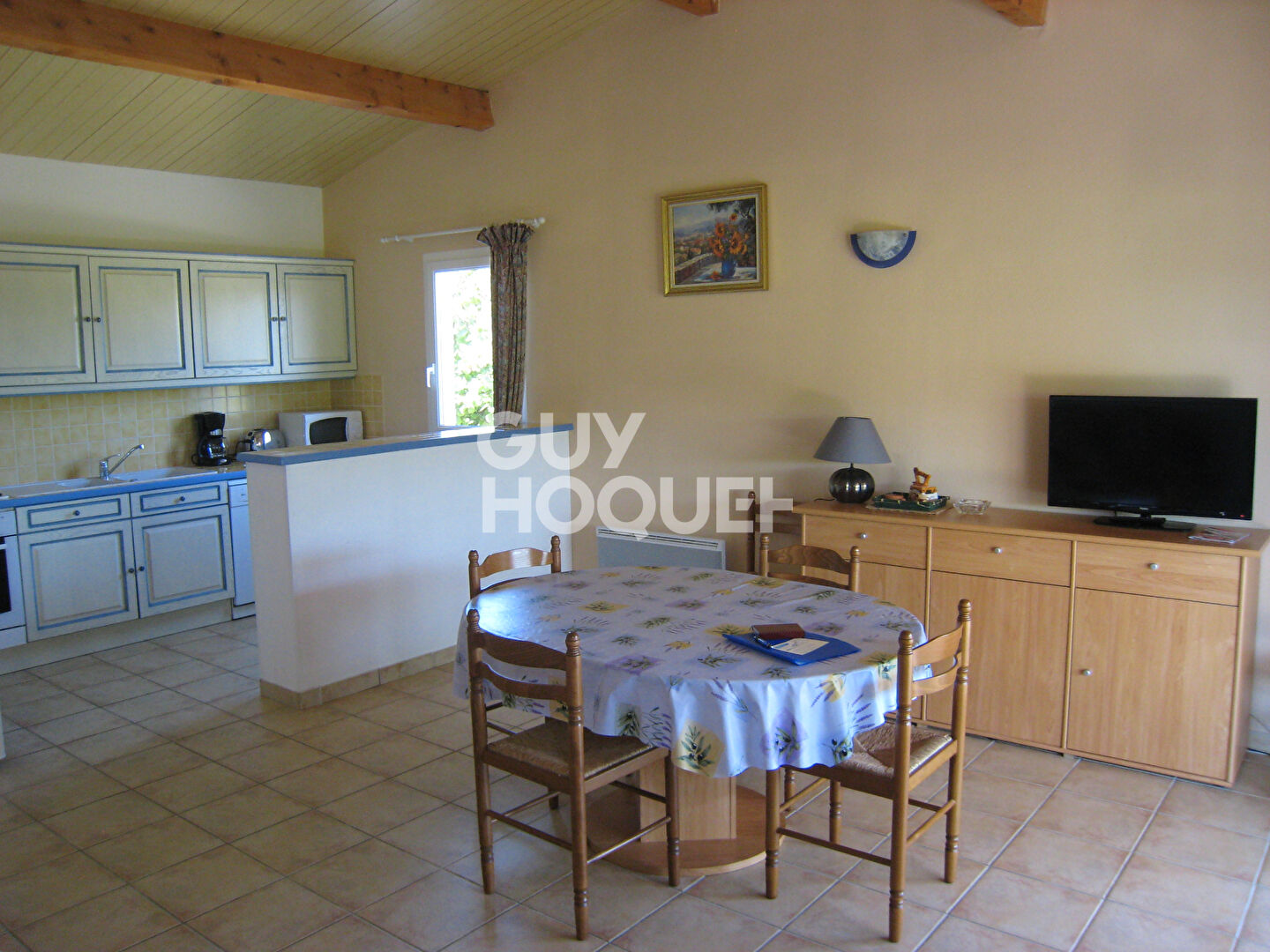 Ensemble de 6 maisons avec piscine et  grand poolhouse en commun