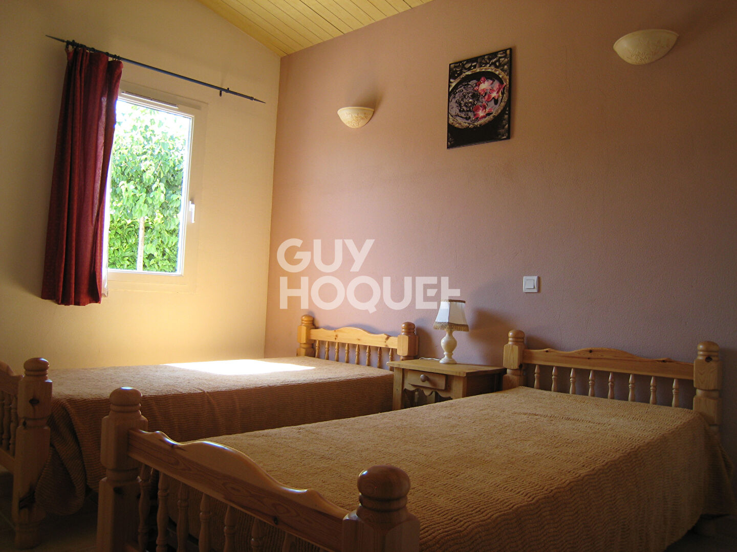 Ensemble de 6 maisons avec piscine et  grand poolhouse en commun