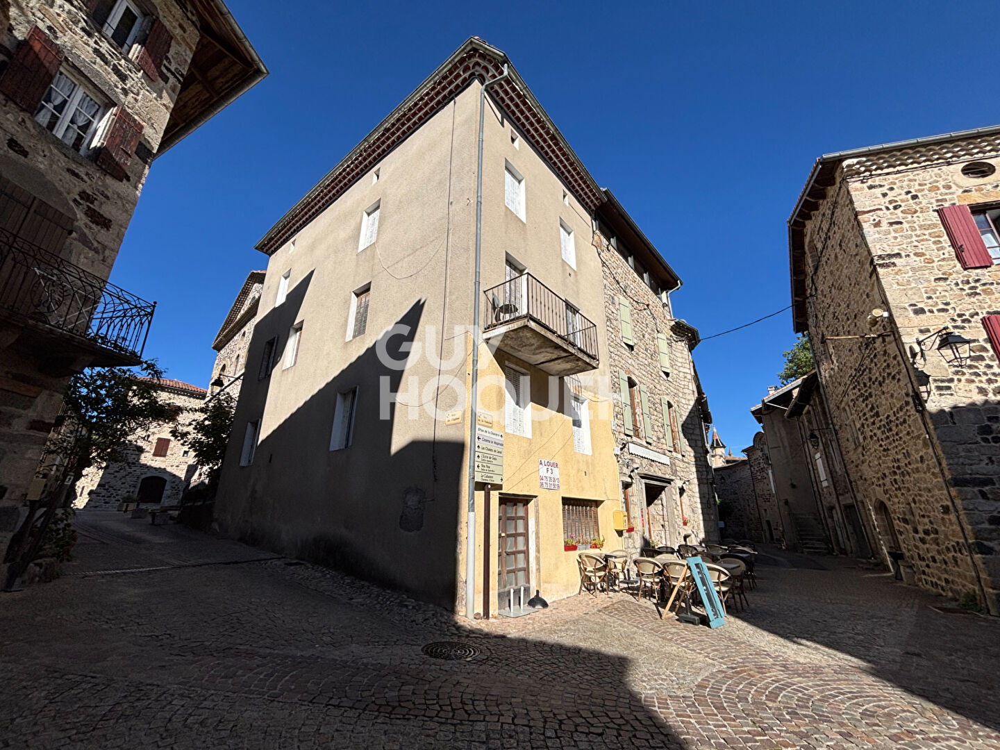 Immeuble de rapport locatif à Thueyts  10 pièce(s) 200 m2