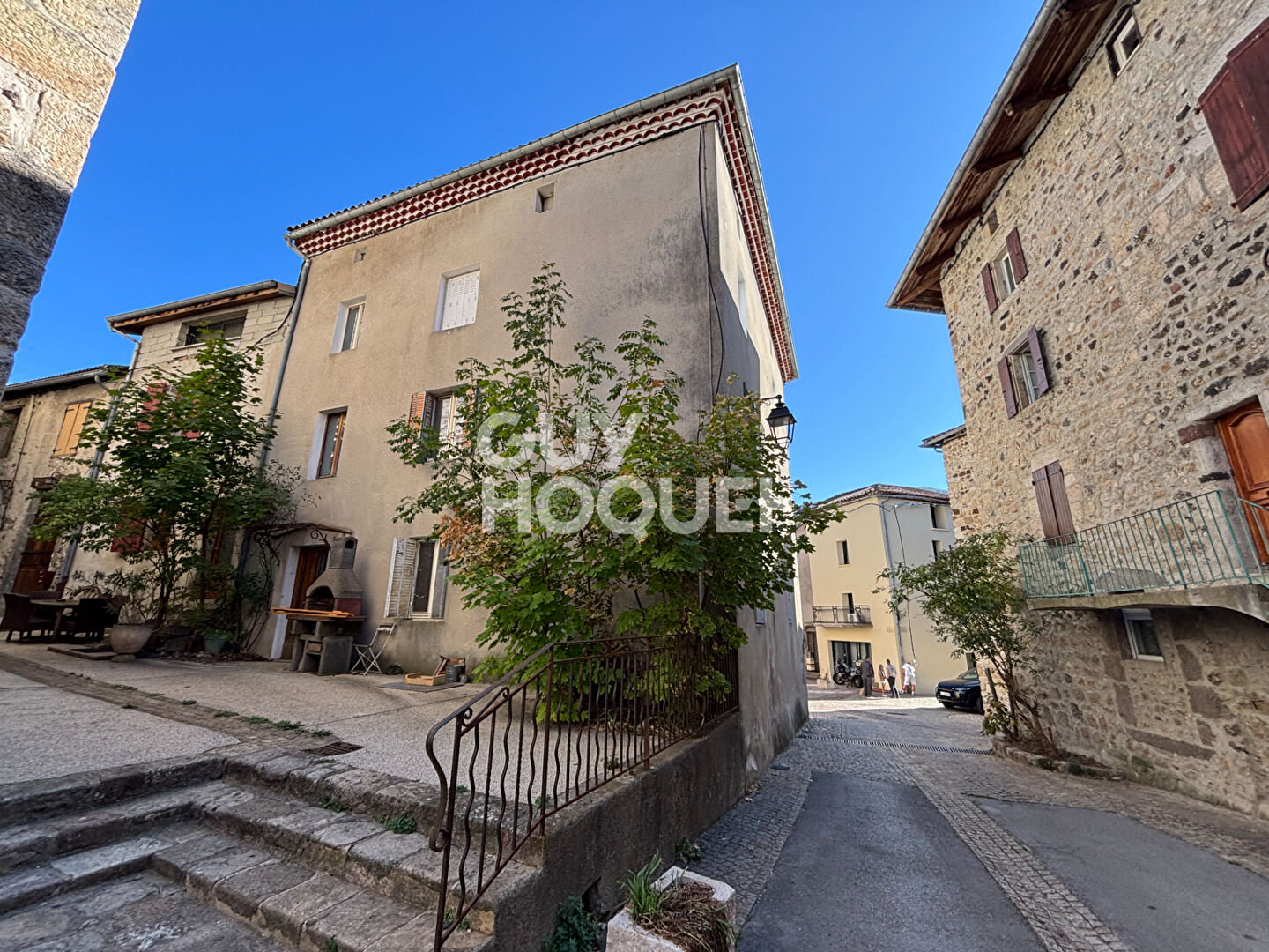 Immeuble de rapport locatif à Thueyts  10 pièce(s) 200 m2