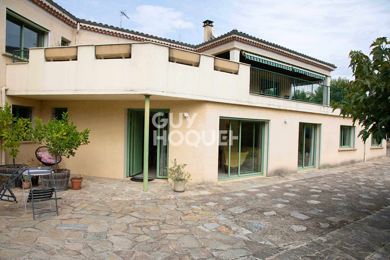 Maison de caractère + appartement indépendant  avec piscine sur Aubenas