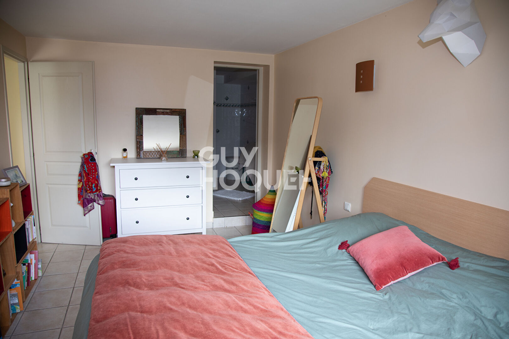 Maison de caractère + appartement indépendant  avec piscine sur Aubenas